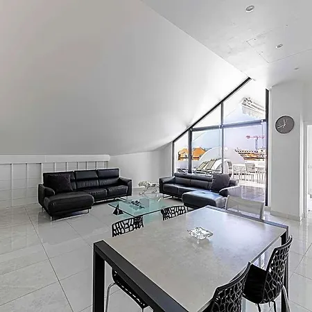 Luxury Penthouse 120ma In The Heart Of Cannes