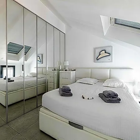 Hotel Luxury Penthouse 120ma In The Heart Of